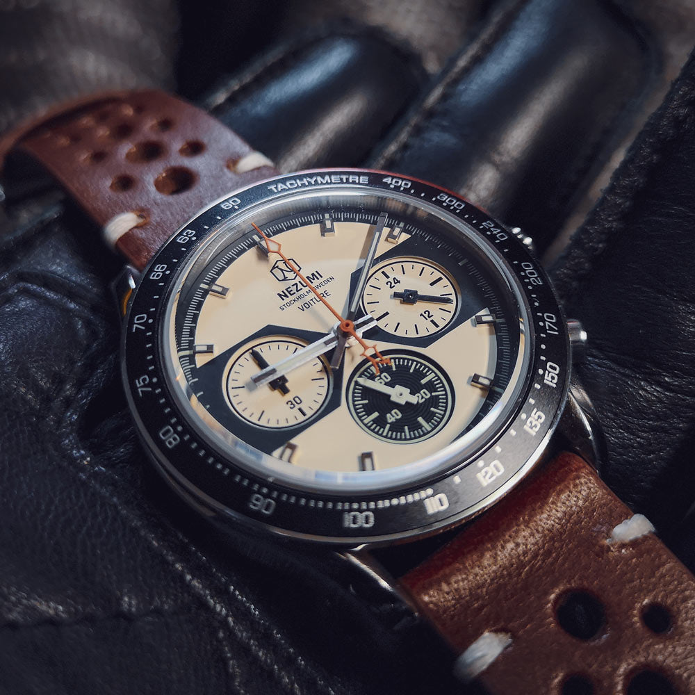 Voiture Chronograph watch by Nezumi is powered by a mechanical-quartz movement made by Seiko
