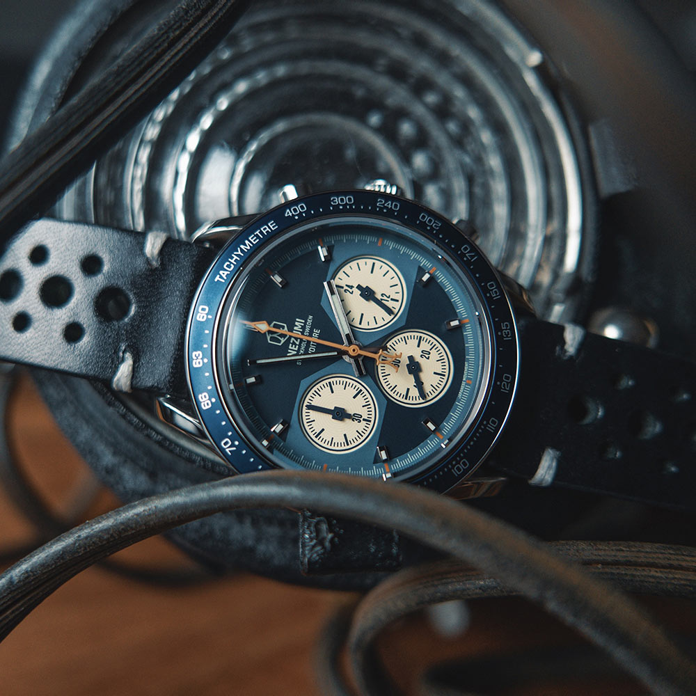 Voiture Chronograph watch by Nezumi Studios is powered by a mechanical-quartz movement made by Seiko